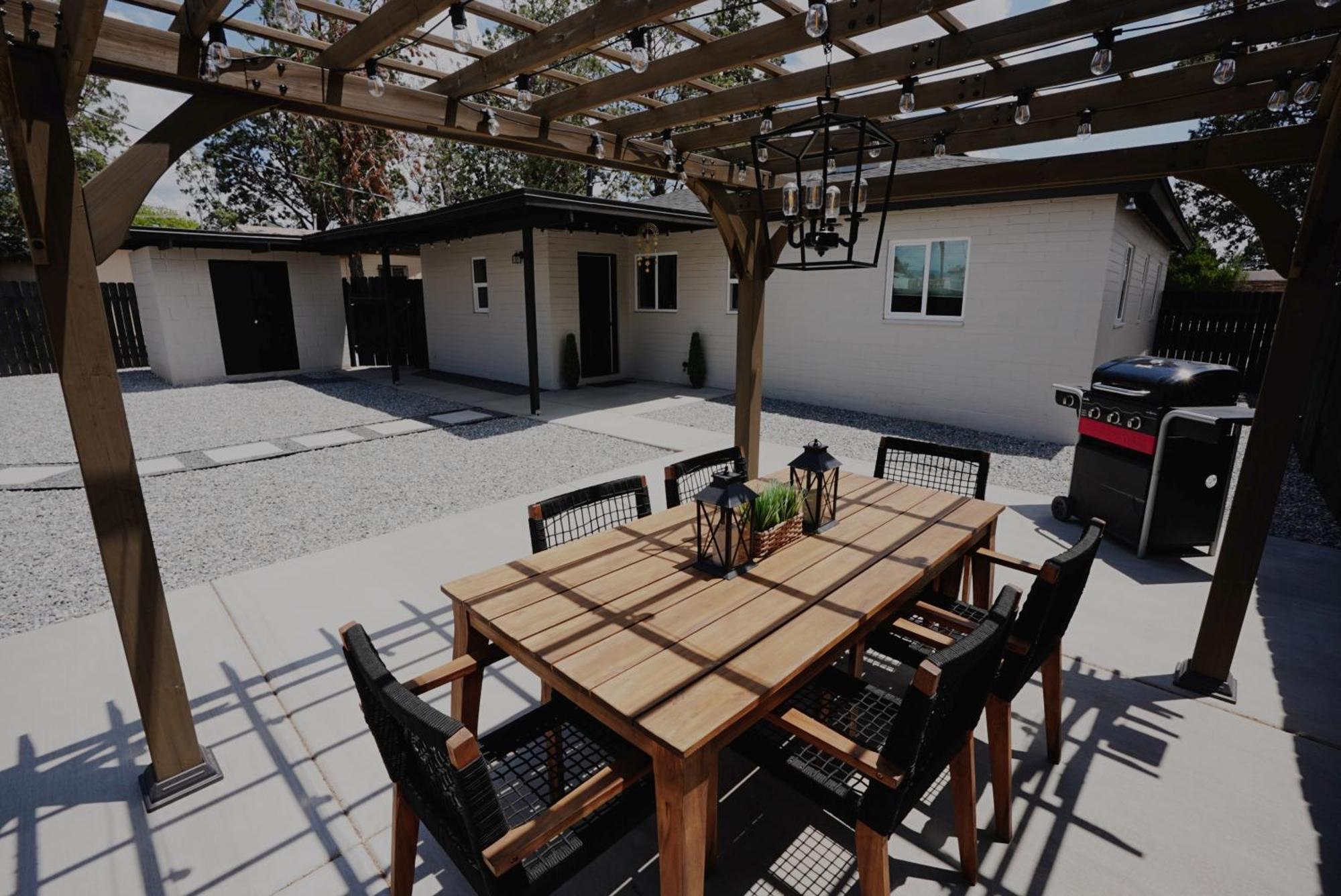 Centrally Located! Remodeled! Huge Backyard! The White House Albuquerque Esterno foto